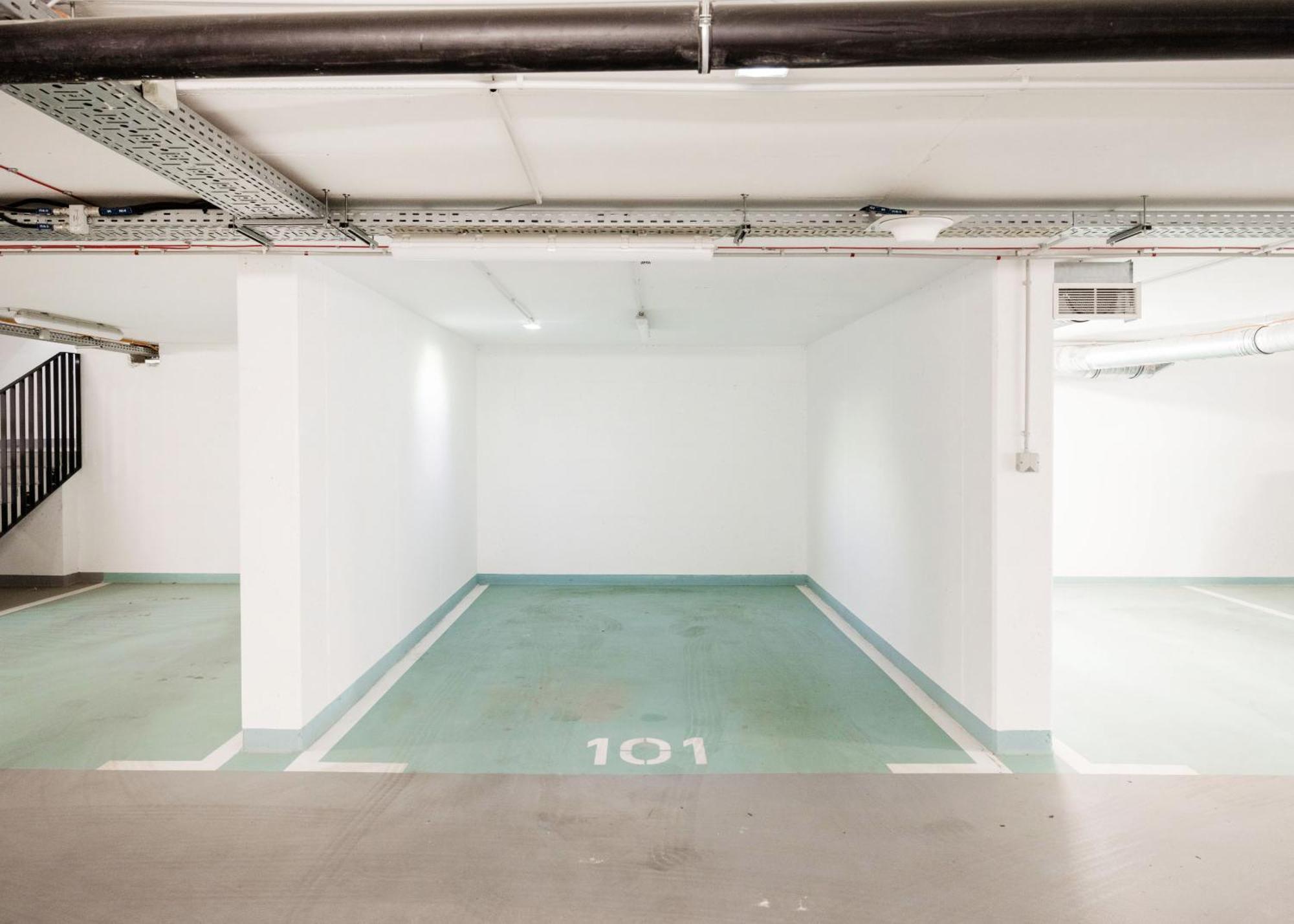 Modern Riverfront Apartment With Free Parking Будапеща Екстериор снимка