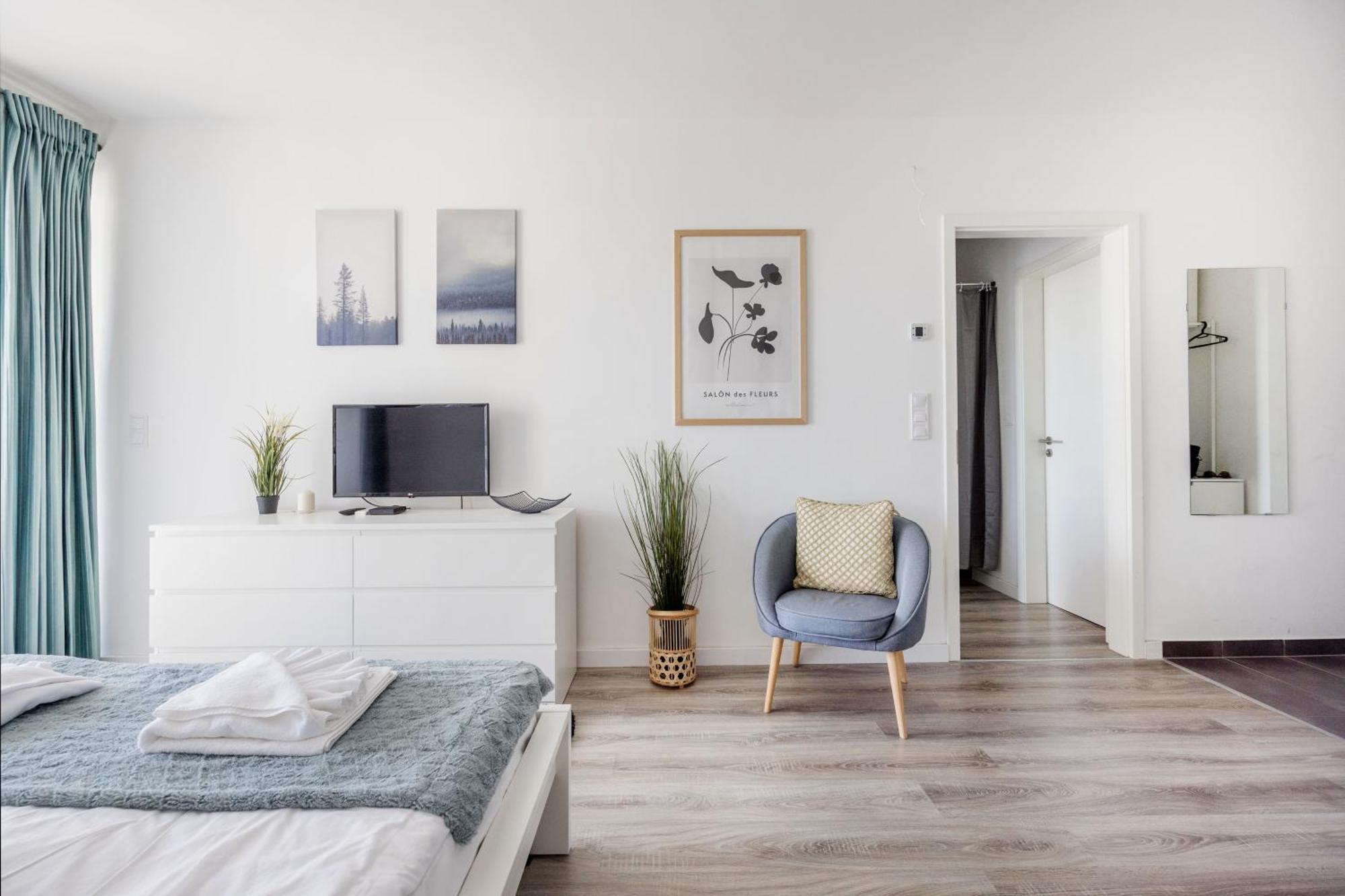 Modern Riverfront Apartment With Free Parking Будапеща Екстериор снимка
